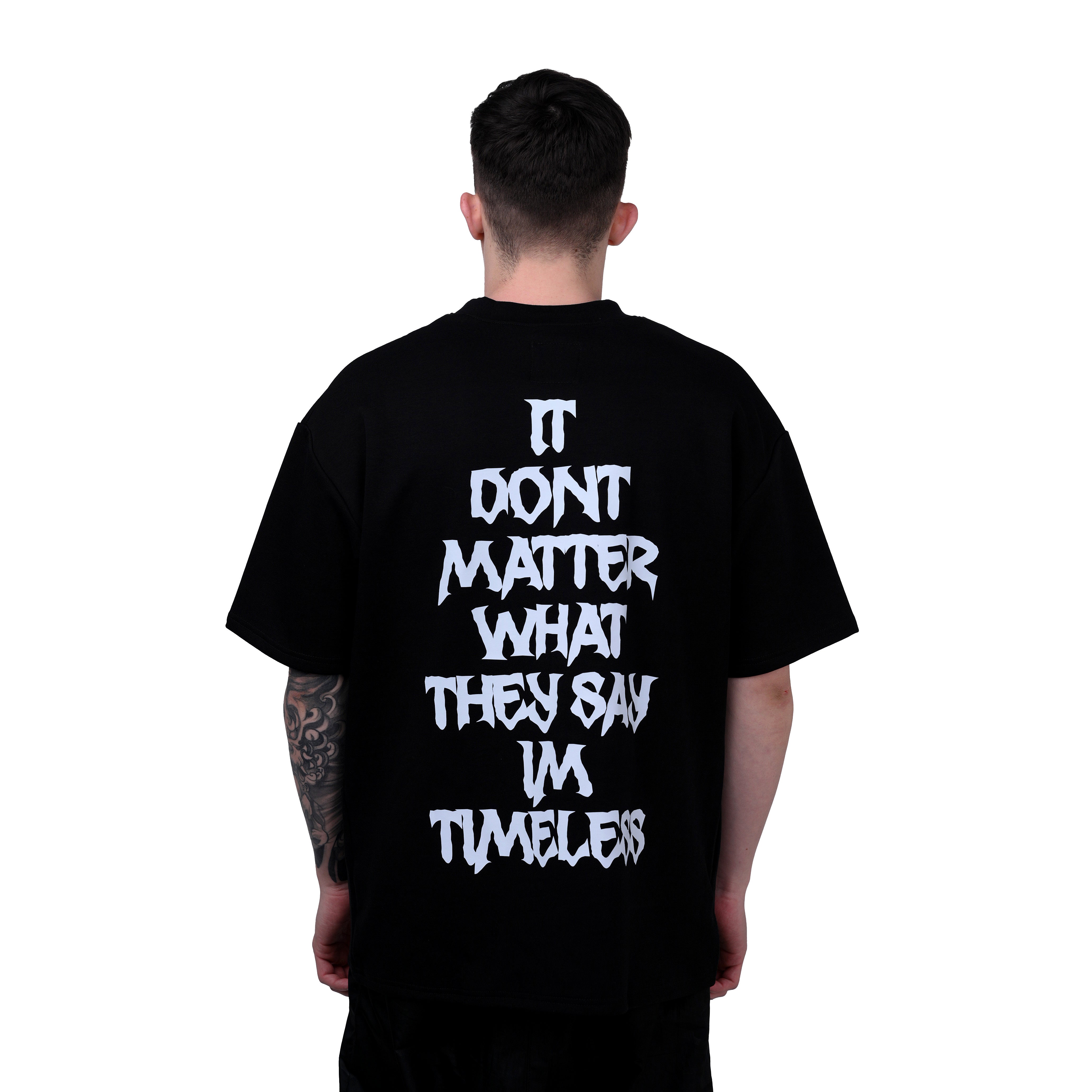 BLACK „TIMELESS“ T-SHIRT